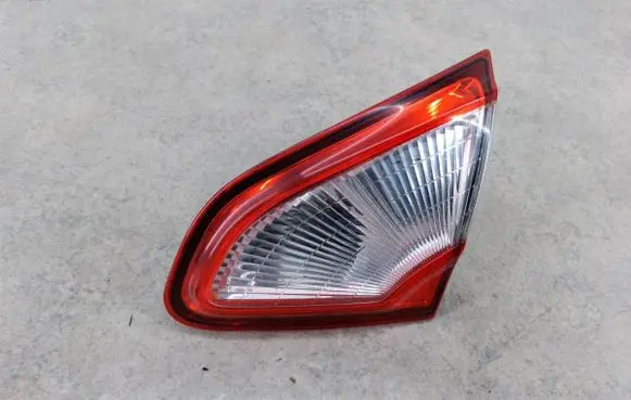 Nissan Qashqai Tailgate rear/tail lights 89503209