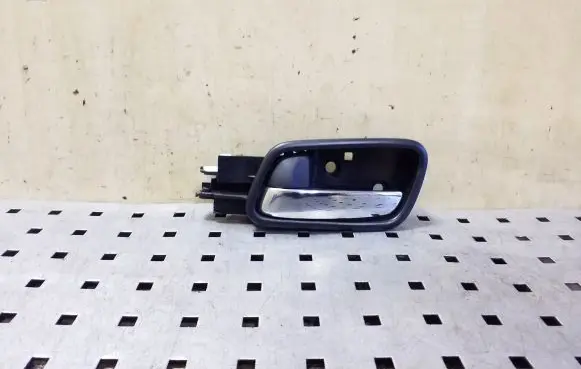 Honda CR-V Rear door interior handle