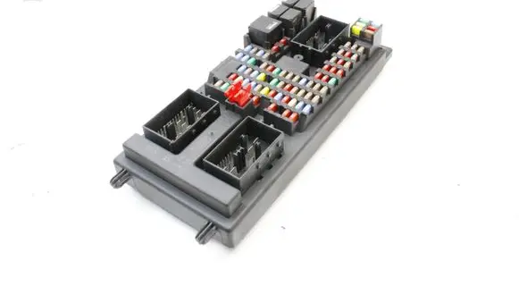 Land Rover Range Rover Sport L320 Fuse module YQE500420
