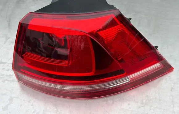 Volkswagen Golf VII Rear/tail lights 5G9945096D L90056049 5G9945258