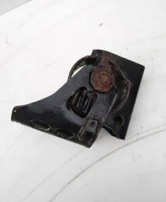 Toyota Verso Engine mount bracket