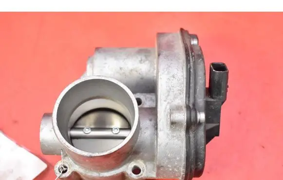 Ford Focus C-MAX Throttle body valve 987079672