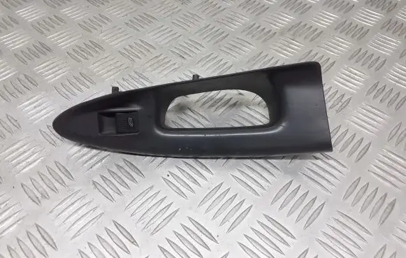 Audi A4 S4 B5 8D Electric window control switch 8D1867172A