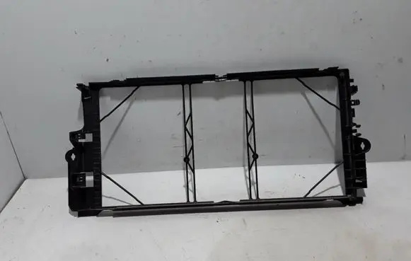 Volvo XC60 Radiator mount bracket 31368234