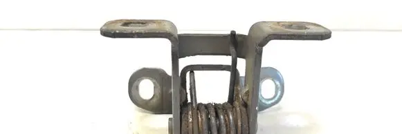 Land Rover Discovery 3 - LR3 Loading door lower hinge 