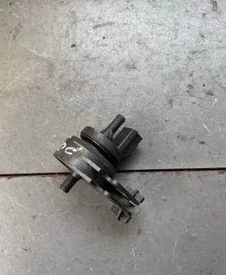 Volkswagen Polo V 6R Valve vacuum 600133519a