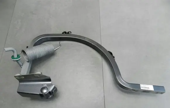 Volkswagen Jetta VI Tailgate/trunk/boot hinge 5C6827302D