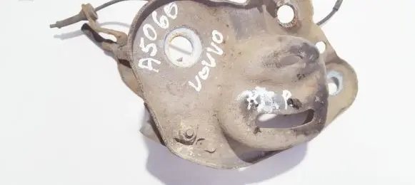 Volvo S60 Engine mounting bracket