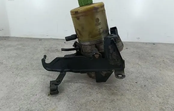 Audi A2 Power steering pump 6Q0423371