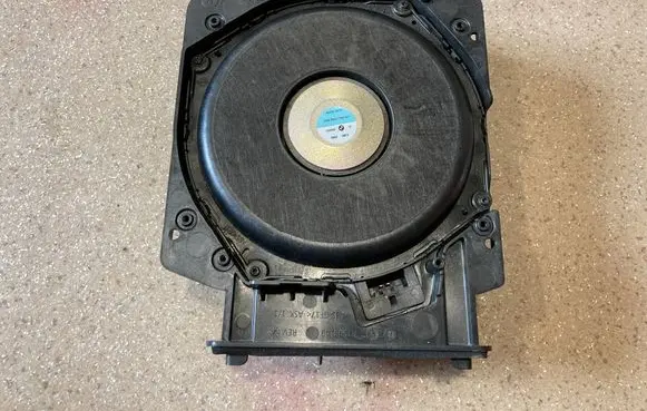 BMW X2 U10 Subwoofer speaker 9858624