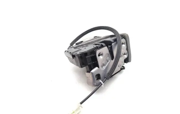 Opel Insignia B Front door lock 915-C3039080