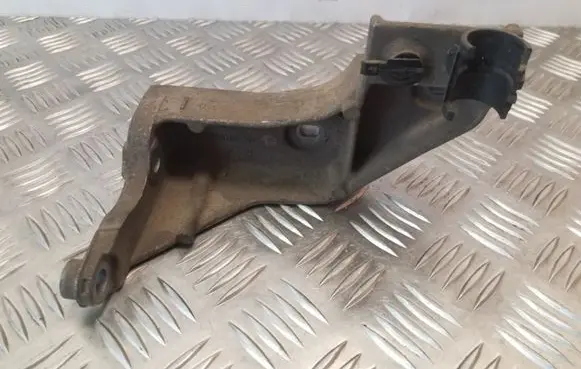 Nissan Primera Engine mounting bracket 8200134981