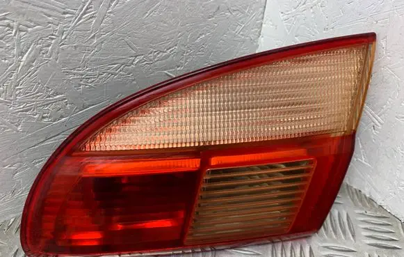 Toyota Avensis T220 Tailgate rear/tail lights 89022025 E022 221101