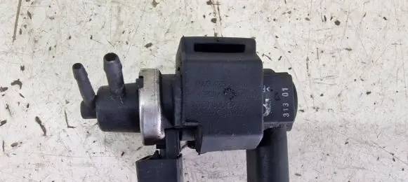 Audi A4 S4 B6 8E 8H Turbo solenoid valve 059906629A