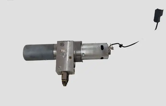 Opel Insignia A Tailgate hydraulic pump motor 1090096 3L2143