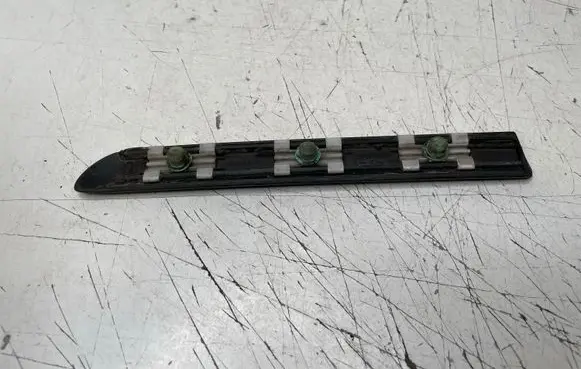 BMW 3 E46 Fender trim (molding) 8208447
