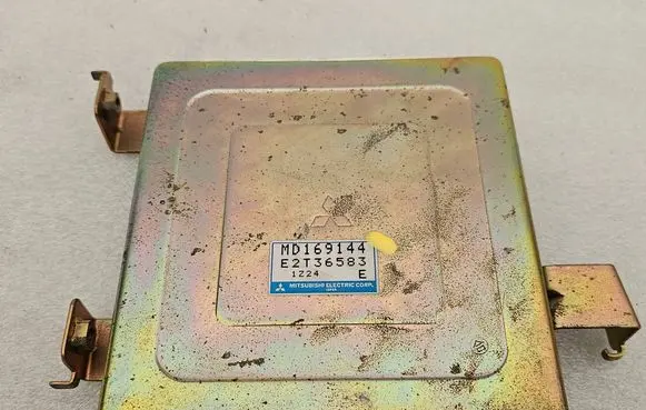 Mitsubishi Eclipse (D21A/D22A/D27A) Engine control unit/module ECU MD169144 1Z24 E2T36583