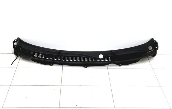 Suzuki Baleno IV Wiper trim 7233468P1