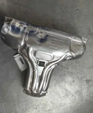 Volvo XC60 Heat shield in engine bay 32223288 31431804
