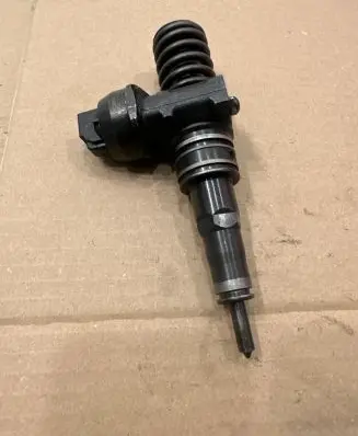 Seat Alhambra (Mk1) Fuel injector 038130073ak