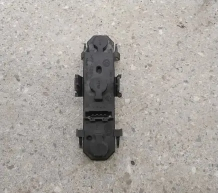 Volkswagen Sharan Tail light bulb cover holder 7M3945257