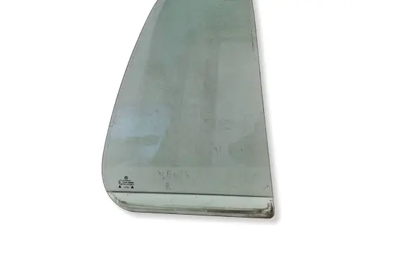 Volkswagen Vento Rear vent window glass 