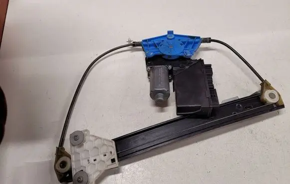 Audi A4 S4 B7 8E 8H Rear door window regulator with motor 8E0959802A 105999108 105849108