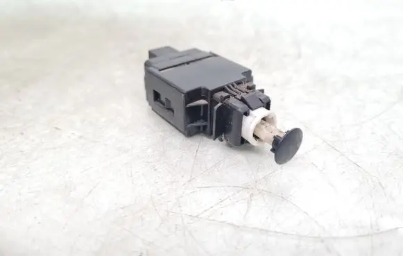 Volvo XC70 Brake pedal sensor switch 28432064