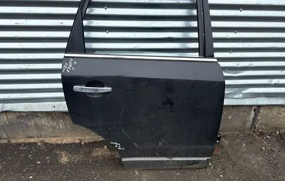 Opel Antara Rear door