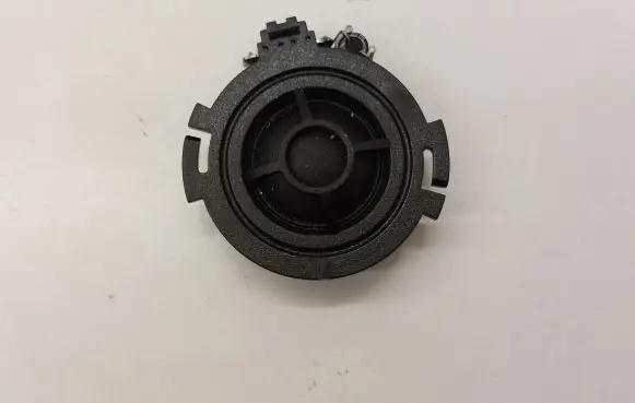 Front door high frequency speaker