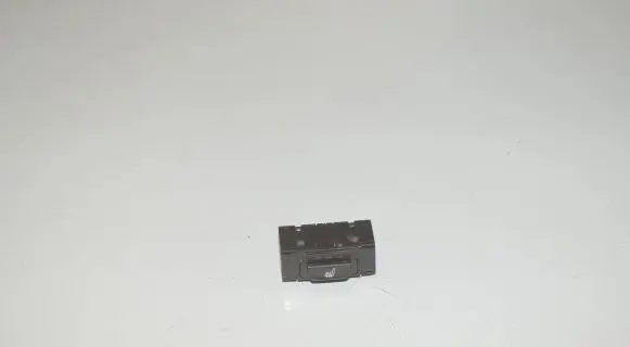 BMW X5 G05 Seat heating switch 6828057 61316828057