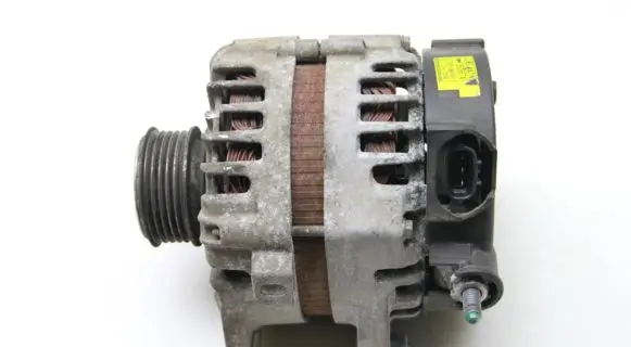 Hyundai i40 Generator/alternator 373002A800