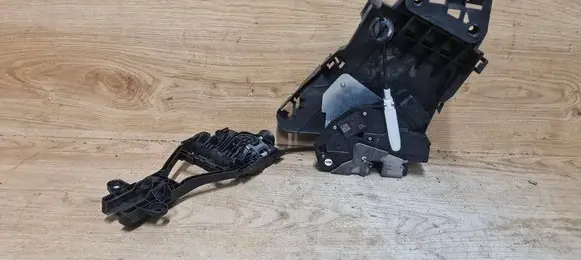 Volvo S60 Rear door lock 31301742