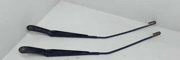Volkswagen Transporter - Caravelle T5 Front wiper blade arm 7H1955410C