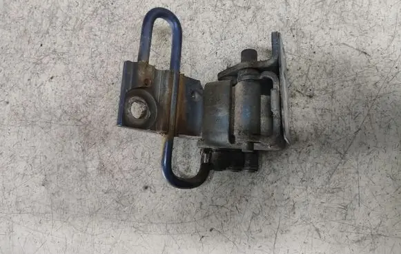 Audi A6 S6 C6 4F Front door lower hinge 