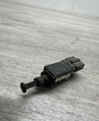 Volkswagen Golf IV Brake pedal sensor switch 9271890