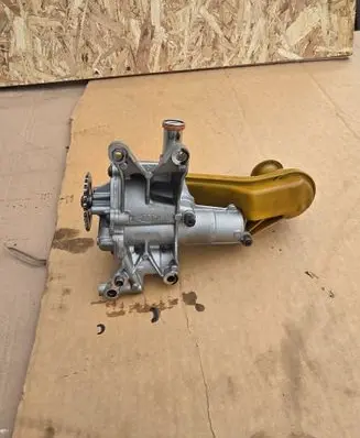 Volvo V70 Oil pump 31330979