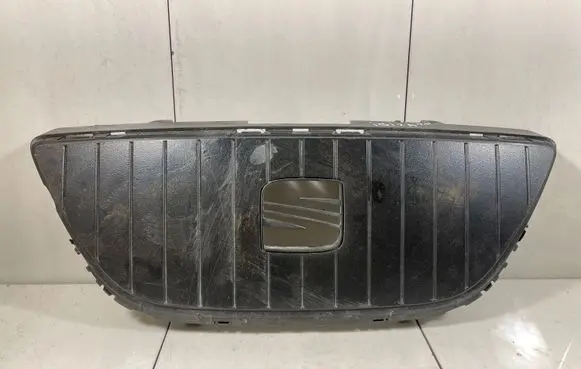 Seat Ibiza IV (6J,6P) Front bumper upper radiator grill 6J0853654B 6J0853651B M87213