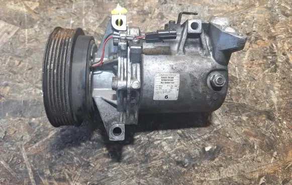 Nissan Pulsar Air conditioning (A/C) compressor (pump) 926003VC6B