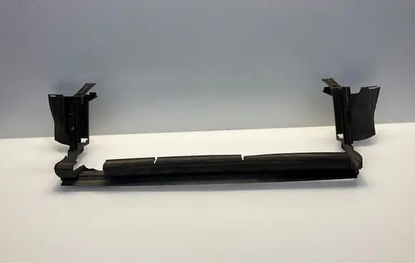 Mercedes-Benz E W211 Intercooler air guide/duct channel A2115050630 2115050630