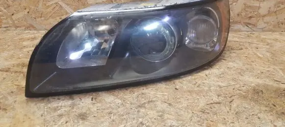 Volvo V50 Headlight/headlamp 30744681