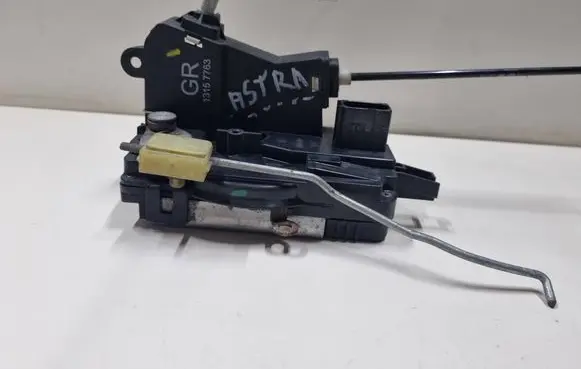 Opel Vectra C Front door lock 13157763