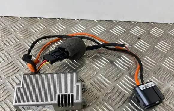 Volkswagen Touran III Voltage converter/converter module 5Q0907155D