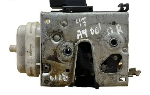 Audi A8 S8 D2 4D Front door lock 8D2837016F