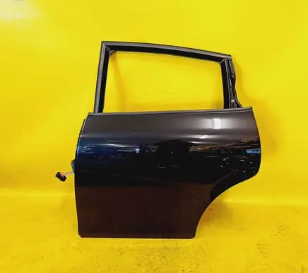 Seat Leon (1P) Rear door 