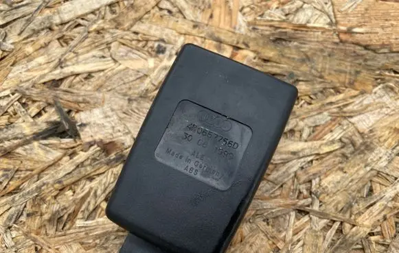 Audi A6 S6 C5 4B Front seatbelt buckle 4B0857756D