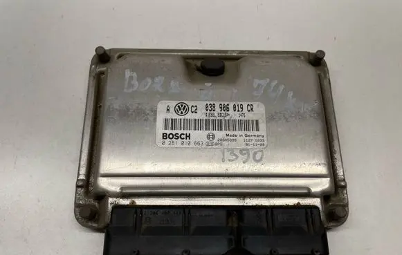 Volkswagen Golf IV Engine control unit/module 0281010663 038906019CR