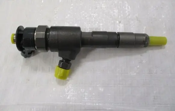 Opel Grandland X Fuel injector 0445110566