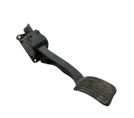 Accelerator throttle pedal