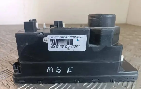 Mercedes-Benz E W210 Central locking vacuum pump 2108002248 00782837